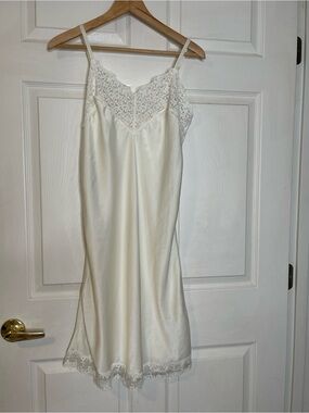 Wacoal Ivory Lace-Trim Satin Slip